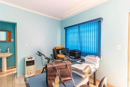 Casa à venda com 300m², 3 quartos e 3 vagasQuarto de Serviço