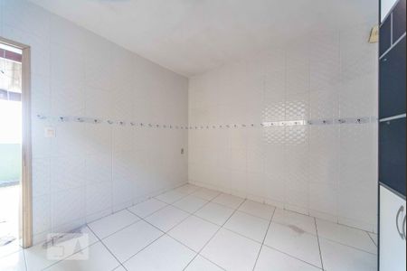 Casa à venda com 120m², 2 quartos e 2 vagasCozinha 