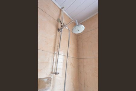Casa à venda com 120m², 2 quartos e 2 vagasChuveiro 