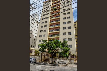 Apartamento para alugar com 70m², 2 quartos e 1 vagaFachada