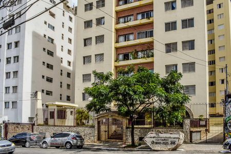 Apartamento para alugar com 70m², 2 quartos e 1 vagaFachada