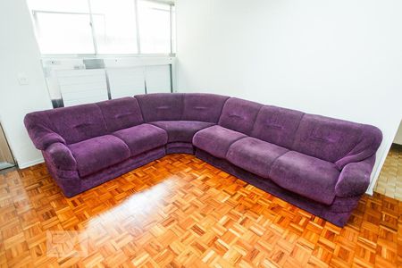 Sofá de apartamento para alugar com 2 quartos, 67m² em Parque Cecap, Guarulhos