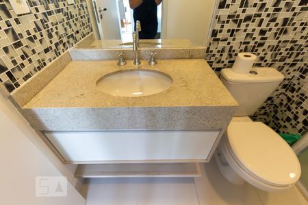 Banheiro de kitnet/studio para alugar com 1 quarto, 38m² em Chácara Itaim, São Paulo