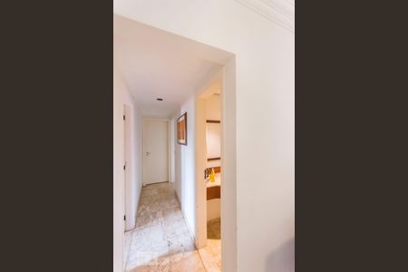 Corredor de apartamento à venda com 3 quartos, 95m² em Indianópolis, São Paulo