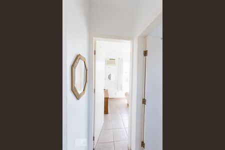 Corredor de apartamento à venda com 2 quartos, 44m² em Taquara, Rio de Janeiro