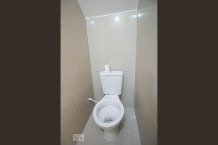 Casa para alugar com 136m², 2 quartos e 4 vagas Casa para alugar com 136m², 2 quartos e 4 vagasBanheiro de Serviço