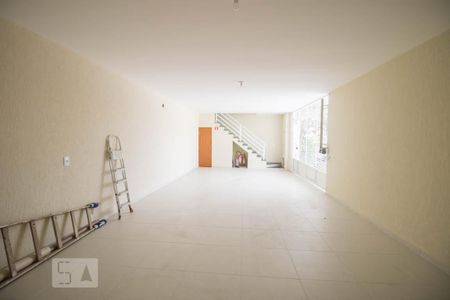 Casa para alugar com 136m², 2 quartos e 4 vagas Casa para alugar com 136m², 2 quartos e 4 vagasGaragem