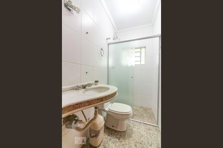 Casa à venda com 133m², 4 quartos e 2 vagas Casa à venda com 133m², 4 quartos e 2 vagasBanheiro