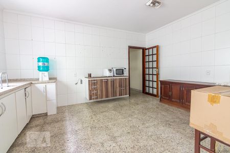 Casa à venda com 133m², 4 quartos e 2 vagas Casa à venda com 133m², 4 quartos e 2 vagasCozinha