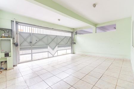 Casa à venda com 133m², 4 quartos e 2 vagas Casa à venda com 133m², 4 quartos e 2 vagasGaragem