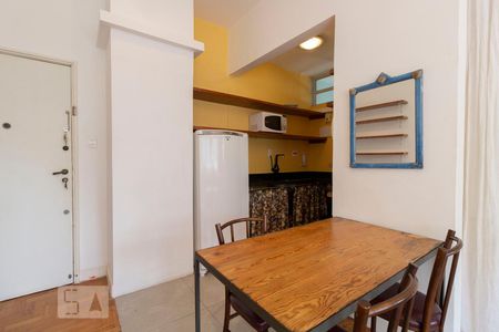 Cozinha de apartamento para alugar com 1 quarto, 40m² em Consolação, São Paulo