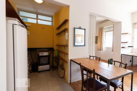 Cozinha de apartamento para alugar com 1 quarto, 40m² em Consolação, São Paulo