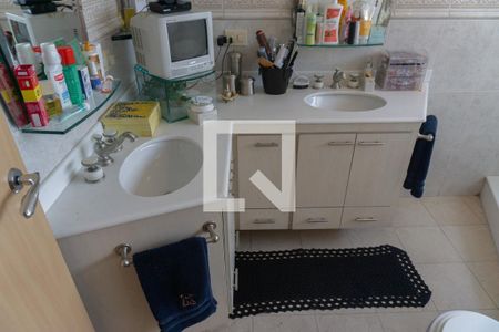 Apartamento à venda com 253m², 3 quartos e 3 vagasBanheiro 3