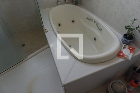 Apartamento à venda com 253m², 3 quartos e 3 vagasBanheiro 3