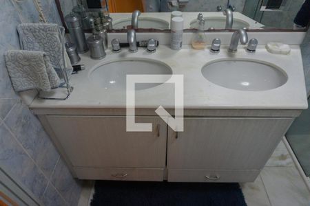 Apartamento à venda com 253m², 3 quartos e 3 vagasBanheiro 1