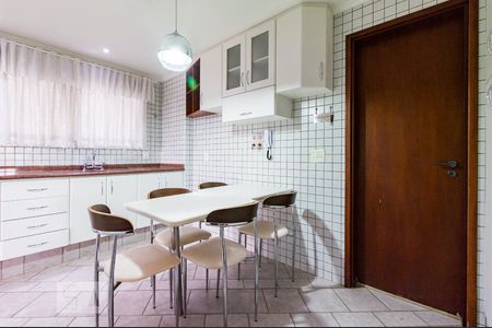 Apartamento à venda com 238m², 4 quartos e 4 vagasCozinha