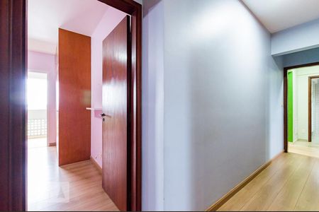 Apartamento à venda com 238m², 4 quartos e 4 vagasCorredor 