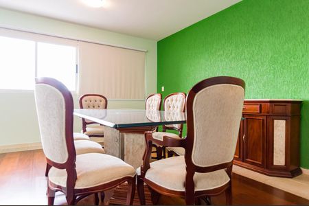 Apartamento à venda com 238m², 4 quartos e 4 vagasSalas