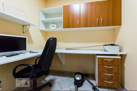 Apartamento à venda com 238m², 4 quartos e 4 vagasEscritório