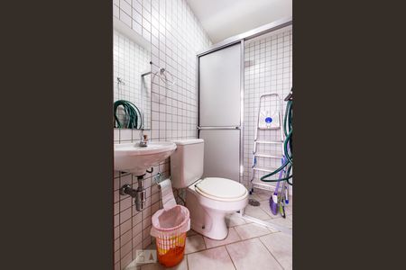 Apartamento à venda com 238m², 4 quartos e 4 vagasBanheiro de Serviço