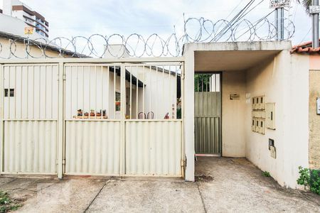 Casa de condomínio para alugar com 56m², 2 quartos e 1 vaga Casa de condomínio para alugar com 56m², 2 quartos e 1 vagaFachada e portaria