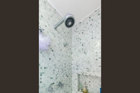 Apartamento à venda com 70m², 1 quarto e 2 vagas Apartamento à venda com 70m², 1 quarto e 2 vagasBanheiro da Suíte