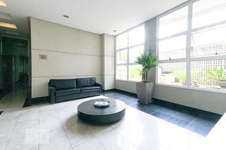 Apartamento à venda com 70m², 1 quarto e 2 vagas Apartamento à venda com 70m², 1 quarto e 2 vagasHall