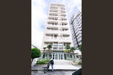 Apartamento à venda com 70m², 1 quarto e 2 vagas Apartamento à venda com 70m², 1 quarto e 2 vagasFachada