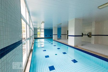 Apartamento à venda com 70m², 1 quarto e 2 vagas Apartamento à venda com 70m², 1 quarto e 2 vagasPiscina