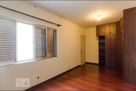 Casa à venda com 242m², 4 quartos e 2 vagasQuarto da suíte 2