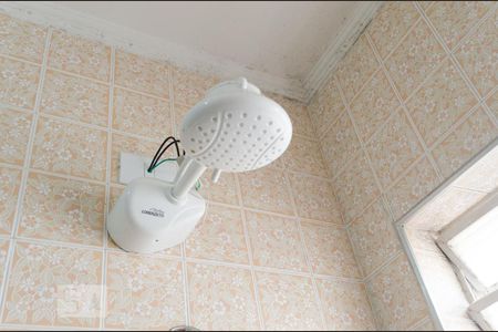 Casa à venda com 242m², 4 quartos e 2 vagasChuveiro