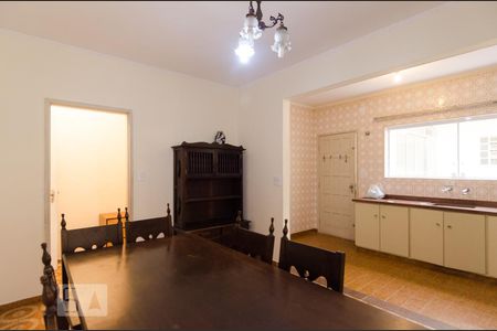 Casa à venda com 242m², 4 quartos e 2 vagasCopa