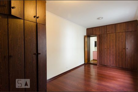 Casa à venda com 242m², 4 quartos e 2 vagasQuarto da suíte 2