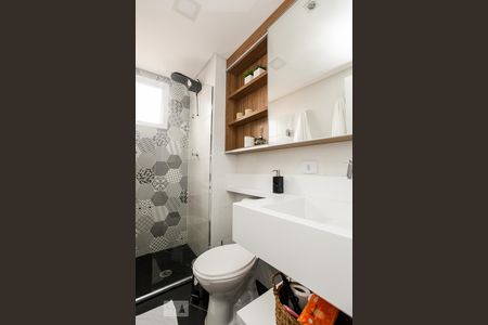 Banheiro de apartamento à venda com 2 quartos, 48m² em Vila Silveira, Guarulhos