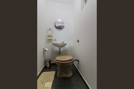 Lavabo 01 de casa para alugar com 3 quartos, 297m² em Parque das Nações, Santo André