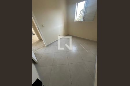 Quarto de apartamento para alugar com 2 quartos, 50m² em Jardim dos Ipês, Cotia