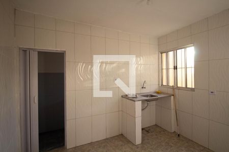Cozinha de casa para alugar com 1 quarto, 35m² em Vila Carolina, São Paulo
