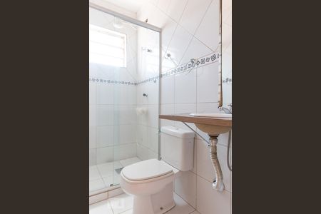 Banheiro de apartamento à venda com 2 quartos, 53m² em Protásio Alves, Porto Alegre