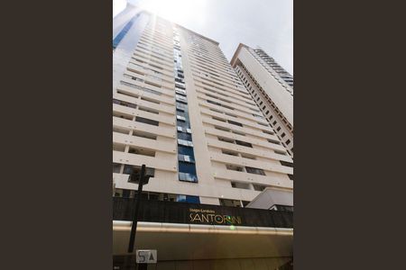 Apartamento para alugar com 50m², 2 quartos e 1 vaga Apartamento para alugar com 50m², 2 quartos e 1 vagaFachada