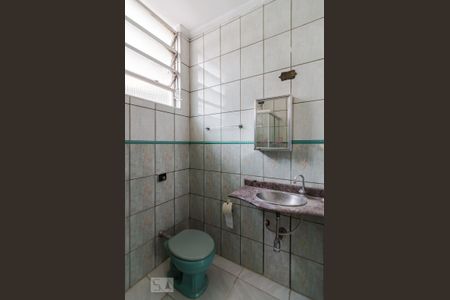 Banheiro de apartamento para alugar com 2 quartos, 75m² em República, São Paulo