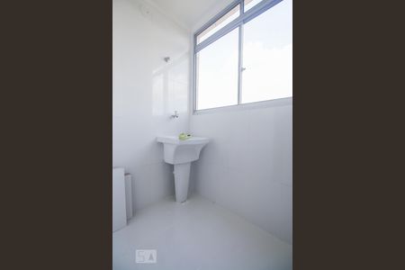 Apartamento para alugar com 64m², 2 quartos e 1 vagaÁrea de serviço