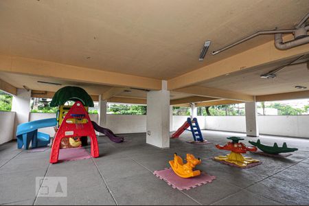 Apartamento à venda com 70m², 2 quartos e 1 vaga Apartamento à venda com 70m², 2 quartos e 1 vagaÁrea Comum - Playground