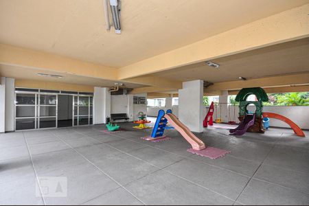 Apartamento à venda com 70m², 2 quartos e 1 vaga Apartamento à venda com 70m², 2 quartos e 1 vagaÁrea Comum - Playground