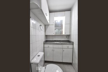 Apartamento à venda com 70m², 2 quartos e 1 vaga Apartamento à venda com 70m², 2 quartos e 1 vagaBanheiro Suíte