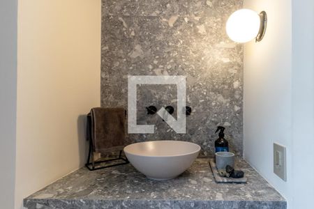 Apartamento à venda com 112m², 2 quartos e 1 vaga Apartamento à venda com 112m², 2 quartos e 1 vagaBanheiro Social