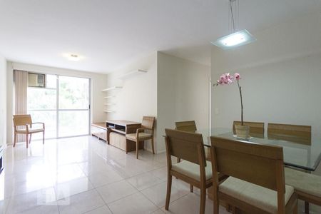 Sala de apartamento para alugar com 2 quartos, 83m² em Barra da Tijuca, Rio de Janeiro