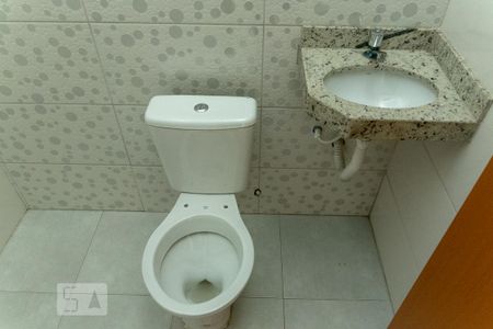Casa de condomínio para alugar com 80m², 2 quartos e 1 vaga