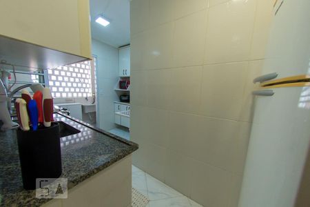 Cozinha de apartamento para alugar com 2 quartos, 60m² em Pinheiros, São Paulo