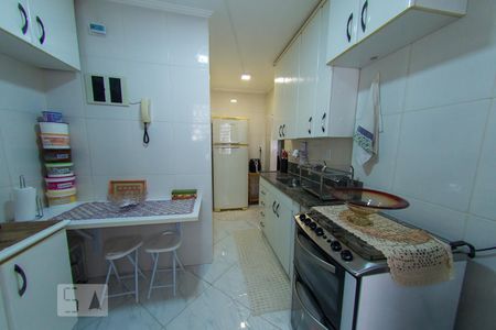Cozinha de apartamento para alugar com 2 quartos, 60m² em Pinheiros, São Paulo