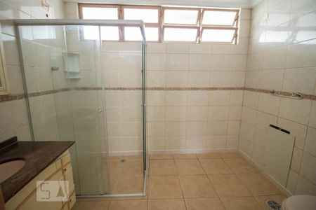 Apartamento à venda com 210m², 3 quartos e 1 vaga Apartamento à venda com 210m², 3 quartos e 1 vagaBanheiro